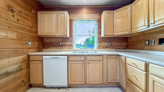 2194 Van Buren Road Caribou, ME 04736 - Photo 15 of 33 D8426662-4325-41D4-B809-054C5C130D2F_4_5