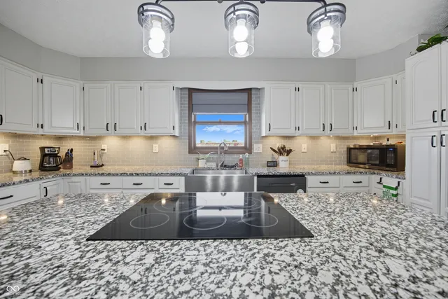 $434,900 | 3218 South 375 East, Shelbyville, IN 46176