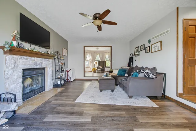 $434,900 | 3218 South 375 East, Shelbyville, IN 46176