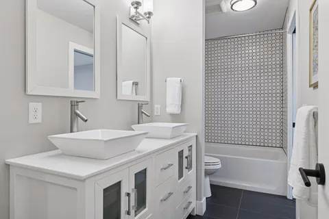 $900,000 | 3520 Meadow Lane, Minnetonka, MN 55345