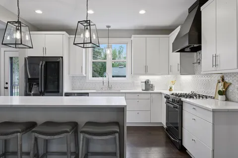 $900,000 | 3520 Meadow Lane, Minnetonka, MN 55345