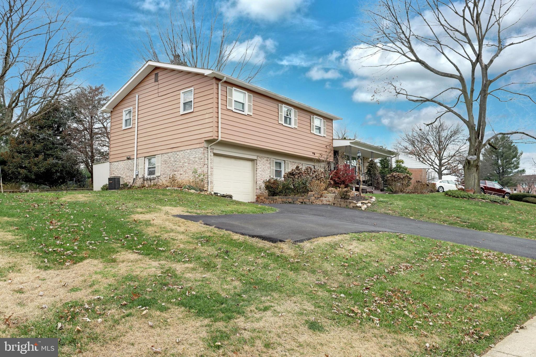 3370 Edenbridge Road York, PA 17402 - Photo 2 of 29 Gallery Image 2