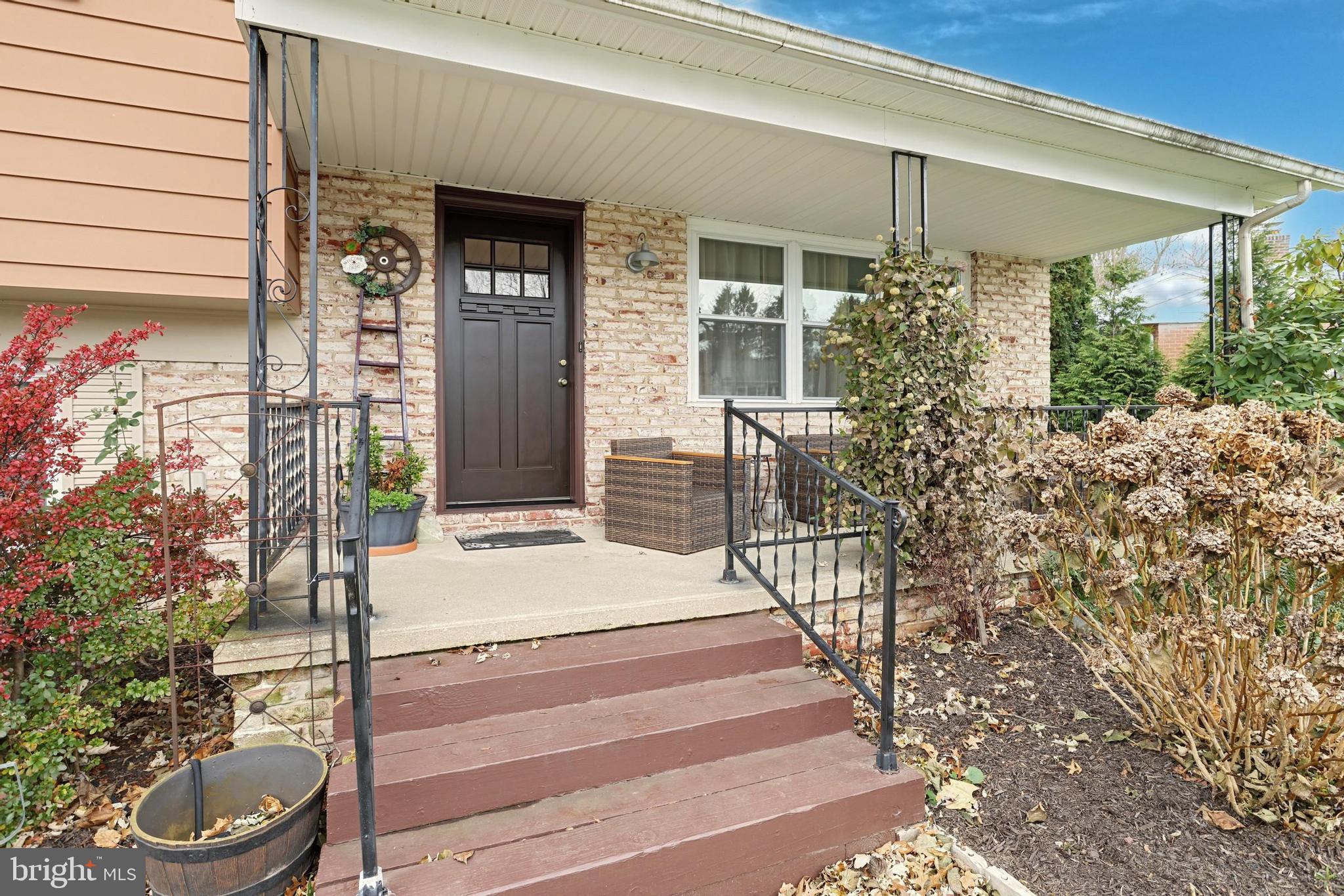 3370 Edenbridge Road York, PA 17402 - Photo 3 of 29 Gallery Image 3