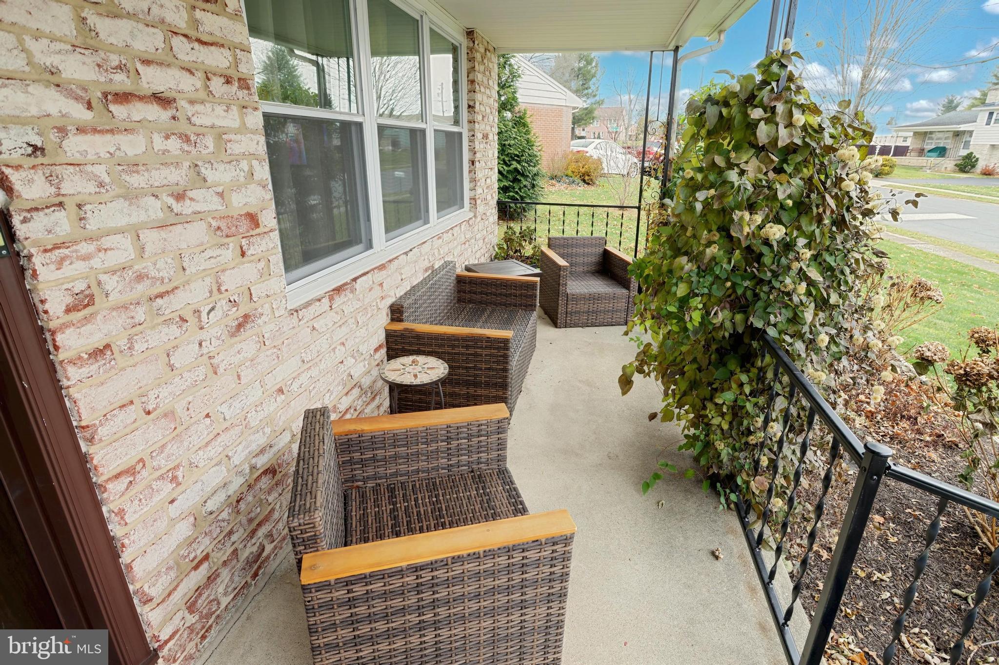 3370 Edenbridge Road York, PA 17402 - Photo 4 of 29 Gallery Image 4
