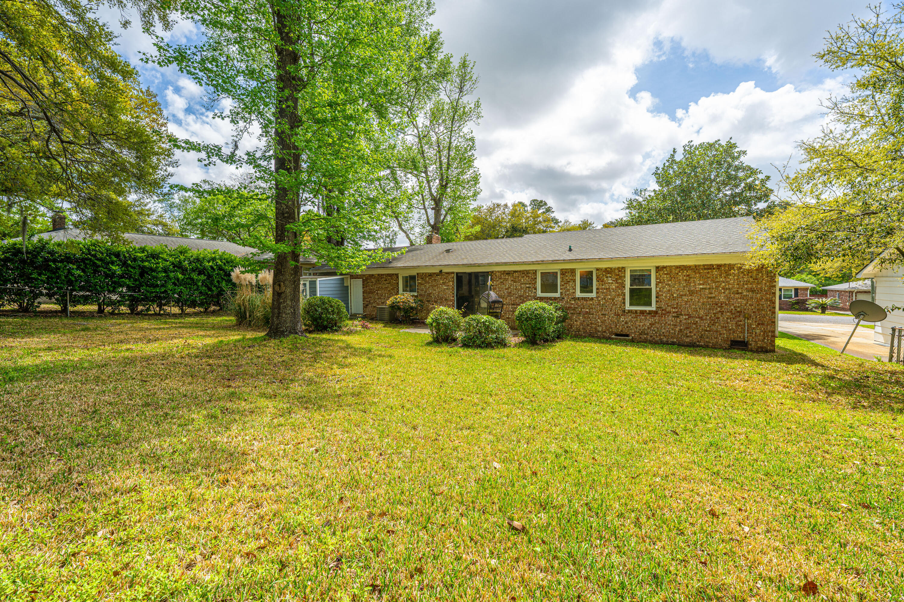 6018 Ridgecrest Avenue Hanahan, SC 29410 - Photo 37 of 39 6018Ridgecrest038