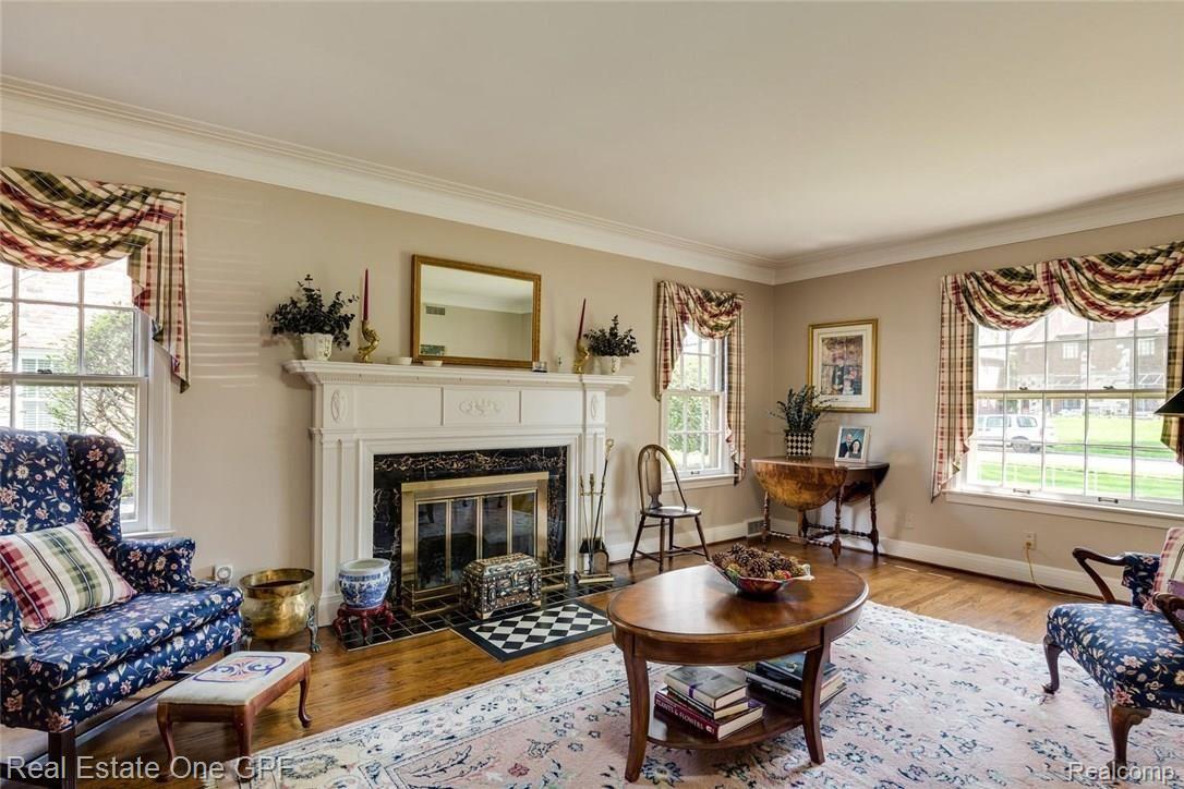 929 Trombley Road Grosse Pointe, MI 48230 - Photo 5 of 36 5 929 Trombley Rd Grosse Pointe-large-012-5-929 Trombley012FULL-1500x1000-72dpi.jpg