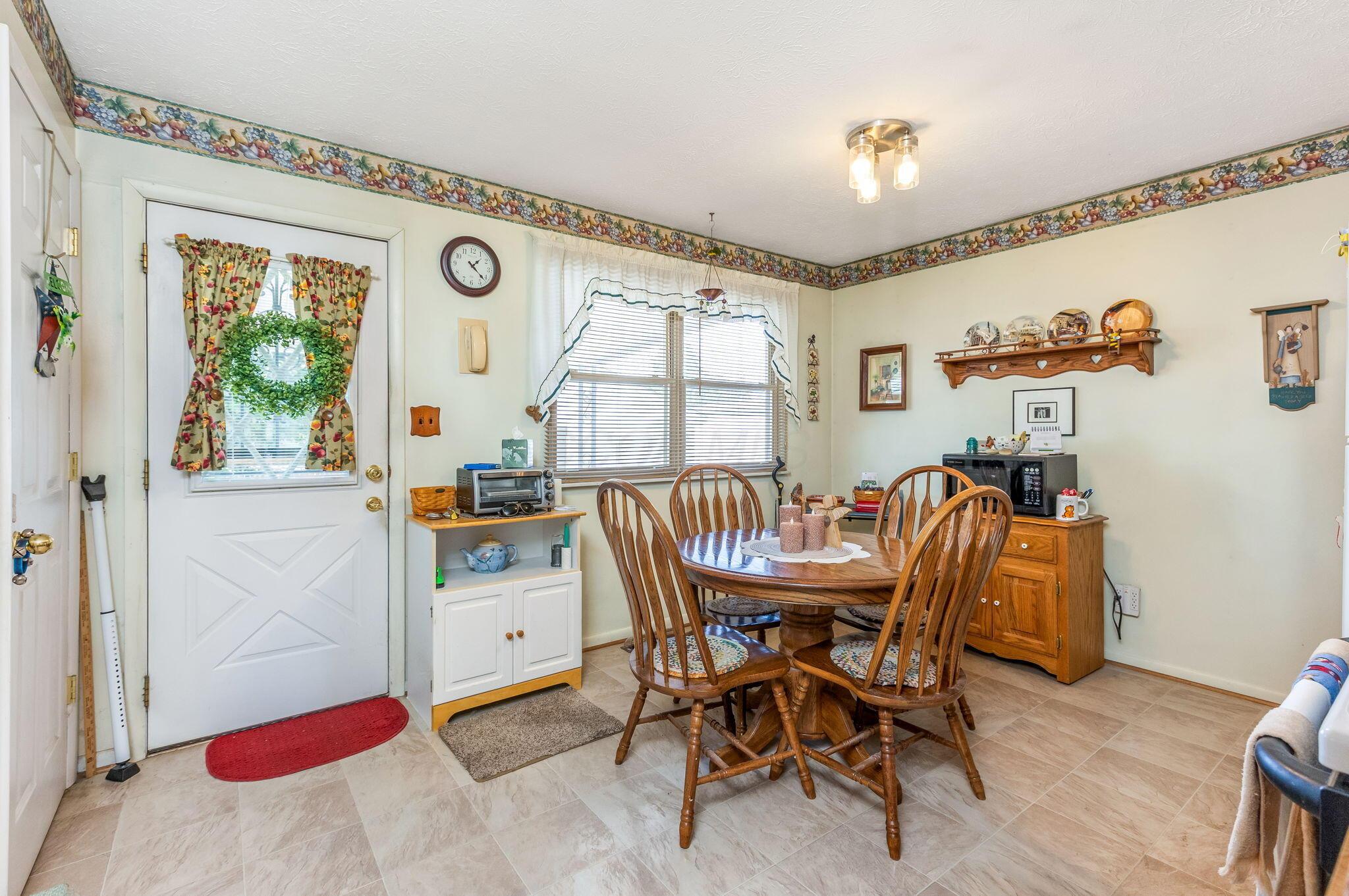 3927 Frazier Road East Columbus, OH 43207 - Photo 10 of 40 12-web-or-mls-0D3A4349
