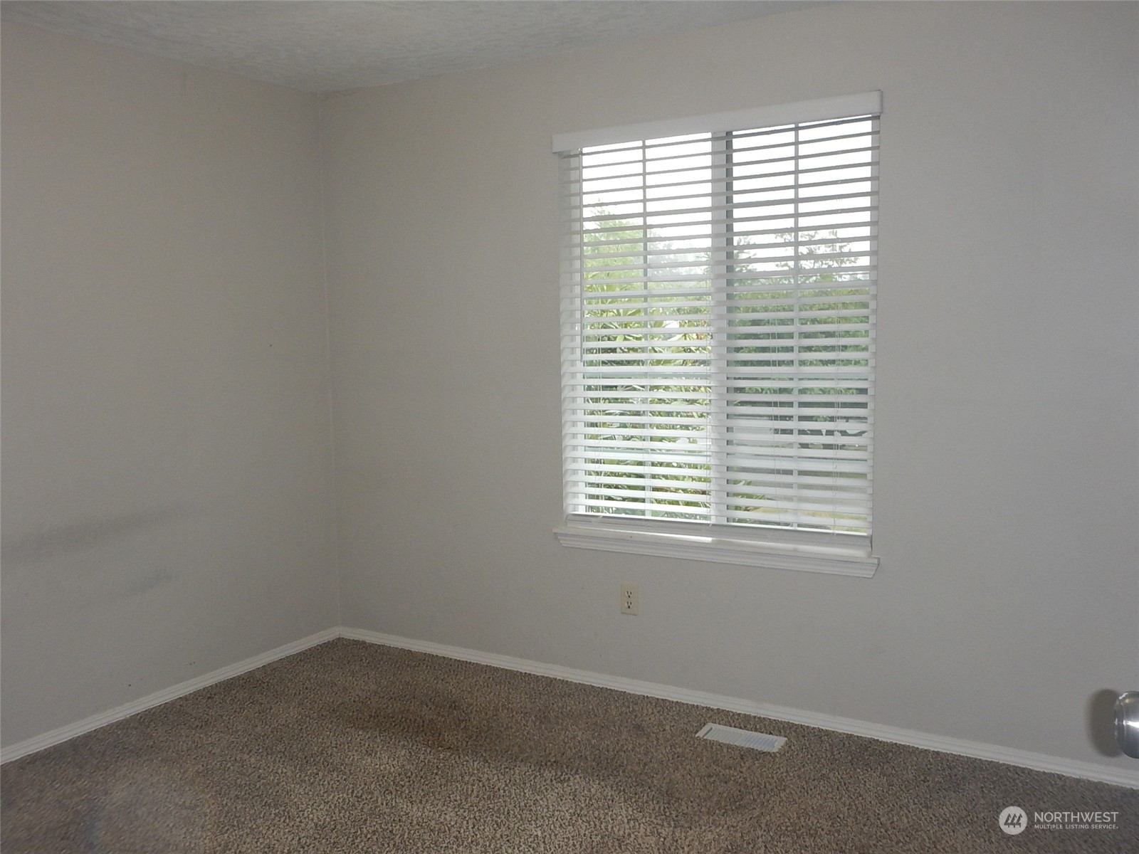 205 240th Street Southeast Bothell, WA 98021 - Photo 12 of 24
