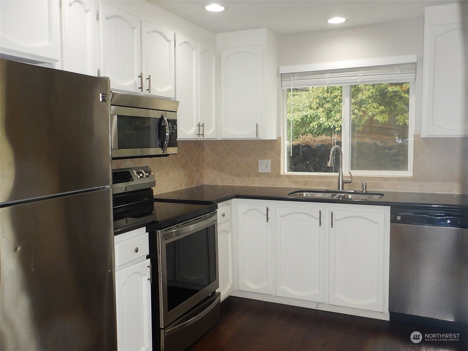 205 240th Street Southeast Bothell, WA 98021 - Photo 6 of 24