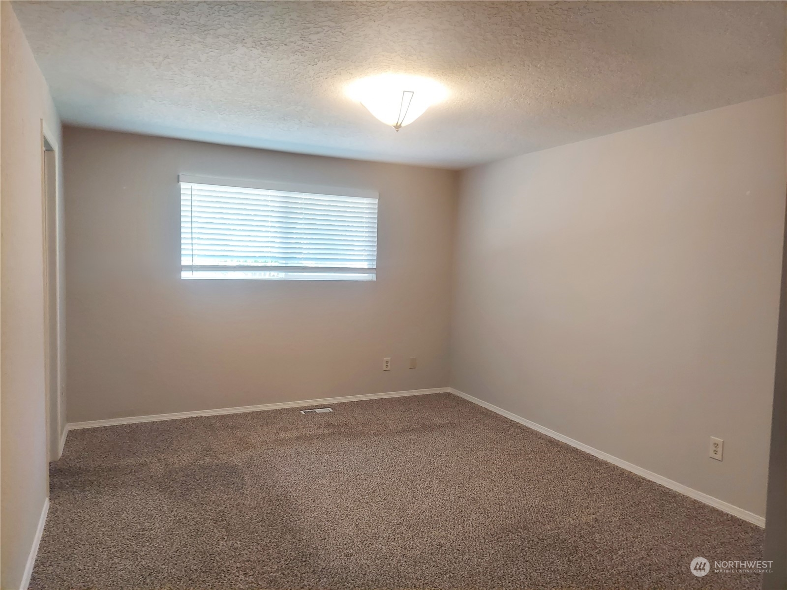 205 240th Street Southeast Bothell, WA 98021 - Photo 9 of 24