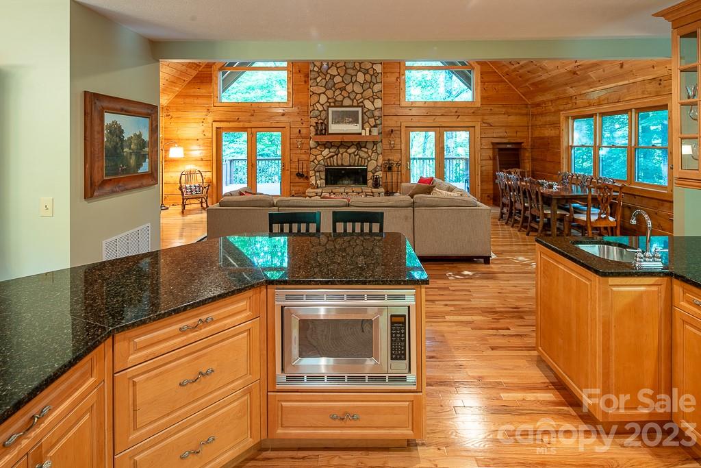 312 Blueberry Lane Boone, NC 28607 - Photo 21 of 48 Gallery Image 21