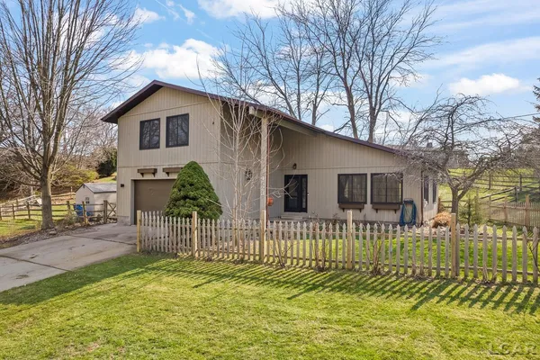 $332,400 | 4523 North Clubview Drive, Adrian, MI 49221