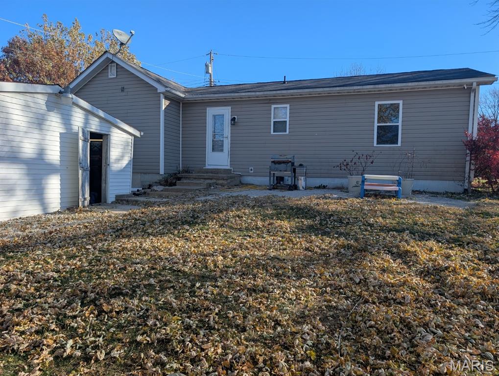 105 3rd Street Eolia, MO 63344 - Photo 2 of 18