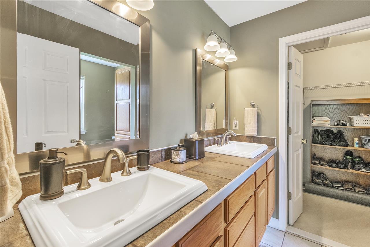 310 Cherry Grove Road Canton, MI 48188 - Photo 25 of 35 1875613-24.JPG