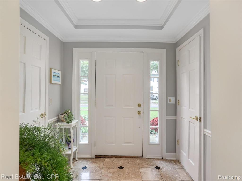 371 Lincoln Road Grosse Pointe, MI 48230 - Photo 2 of 55