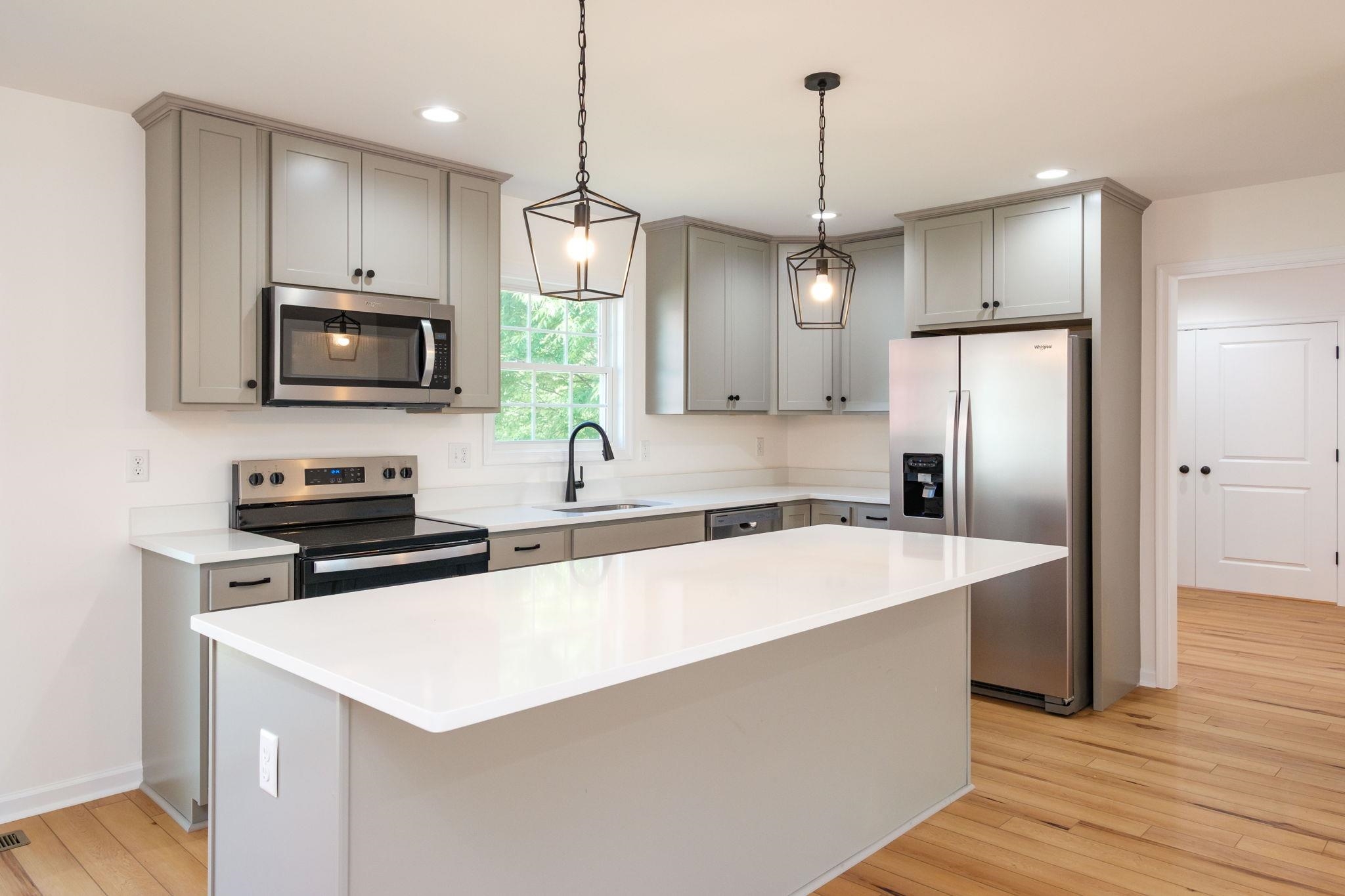 1005 High Point Court Waynesboro, VA 22980 - Photo 3 of 31