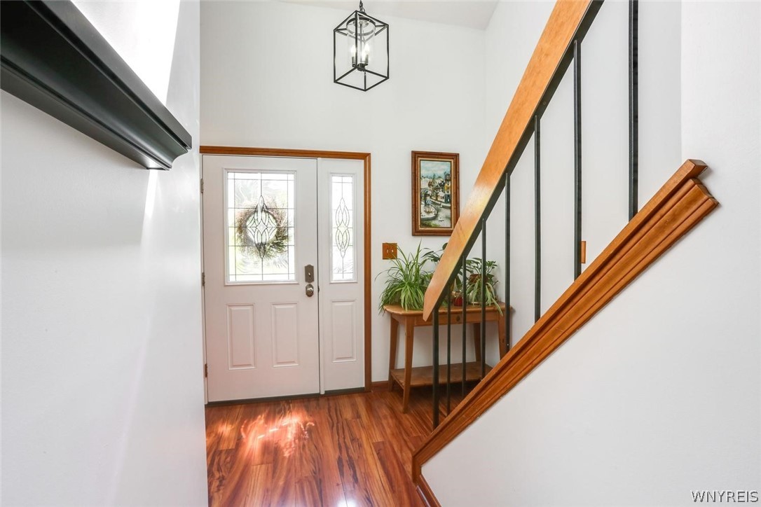 37 Robin Road Amherst, NY 14228 - Photo 3 of 28
