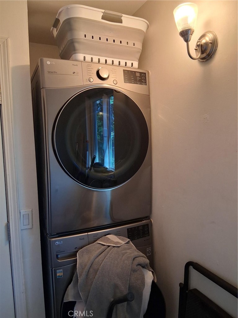 210 Wylerhorn Drive Crestline, CA 92325 - Photo 30 of 30 Laundry