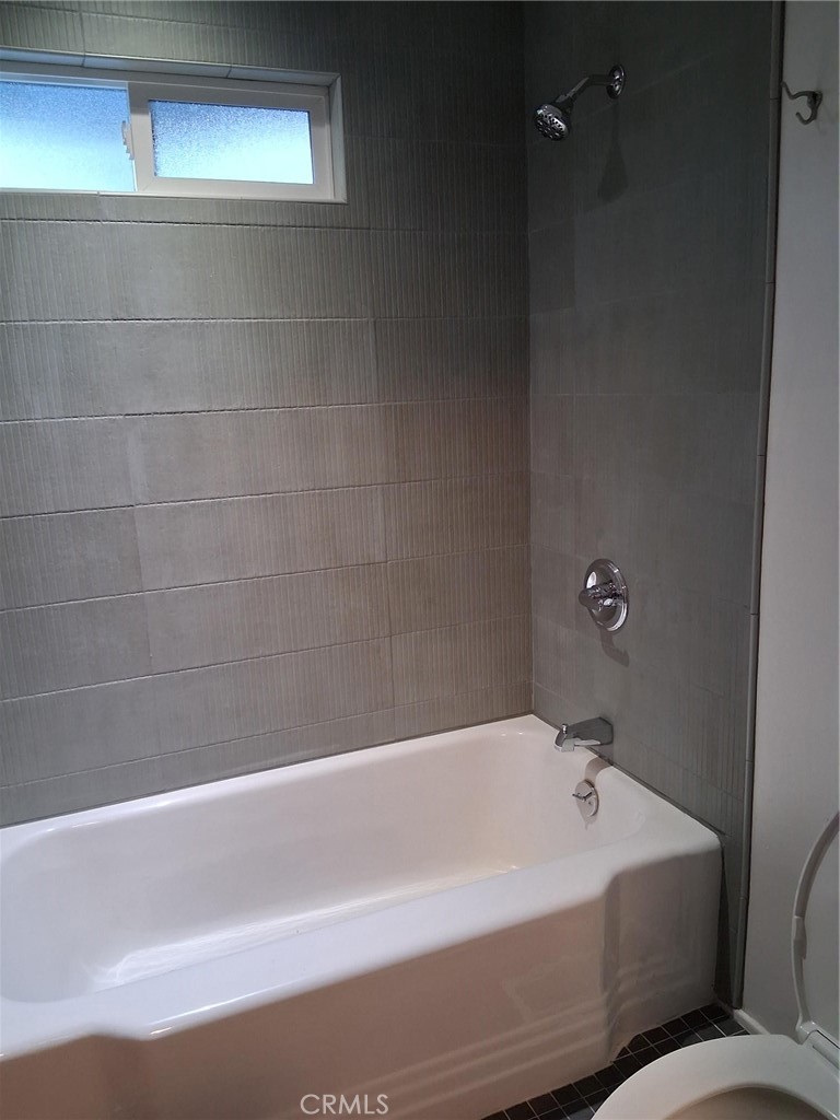 210 Wylerhorn Drive Crestline, CA 92325 - Photo 10 of 30 Full Bath