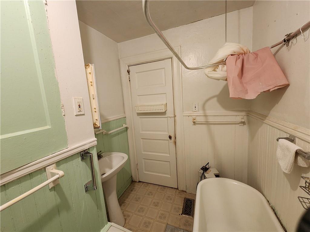 517 5th Street Pitcairn, PA 15140 - Photo 8 of 23