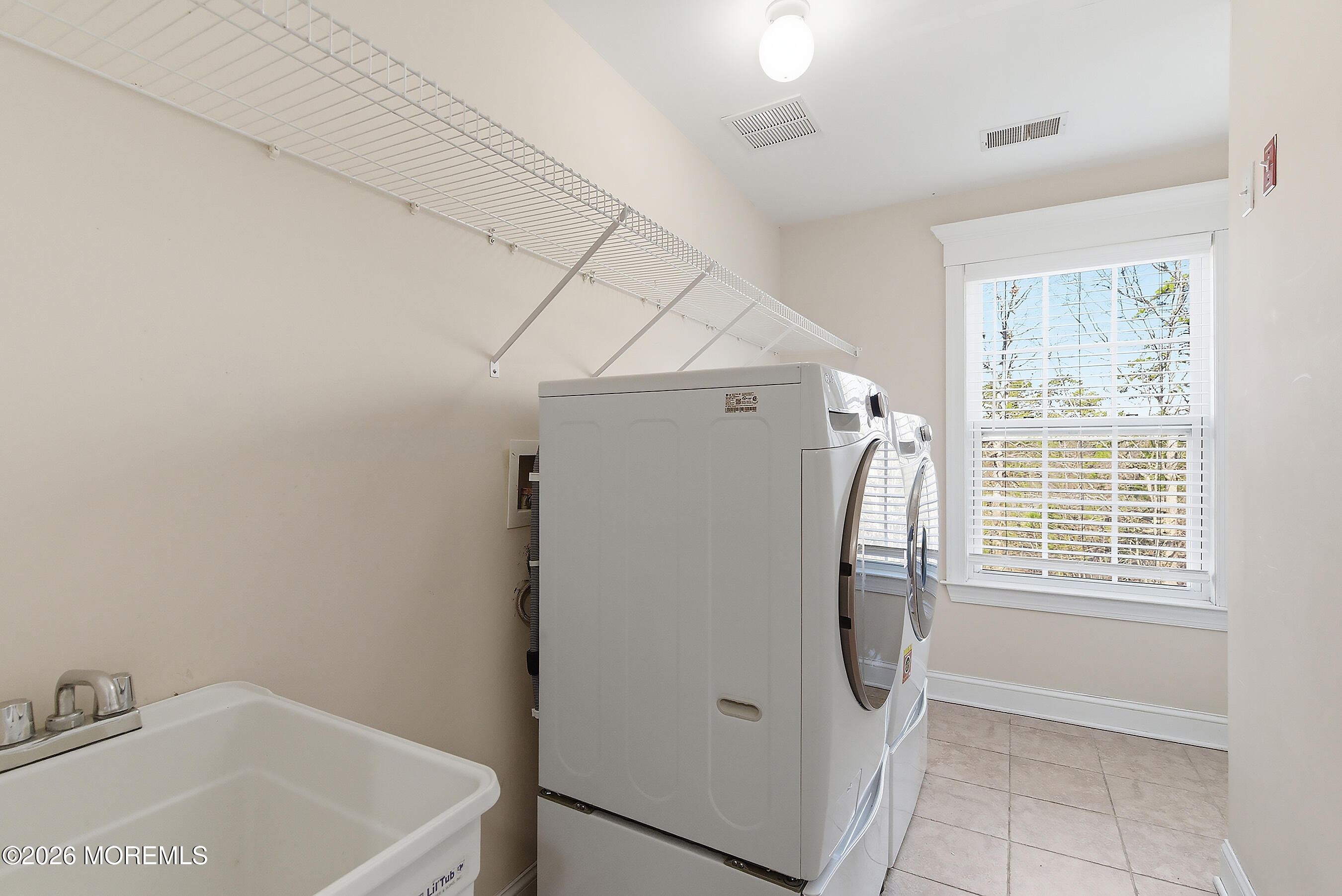 817 Locust Road Beachwood, NJ 08722 - Photo 32 of 52 64-Laundry