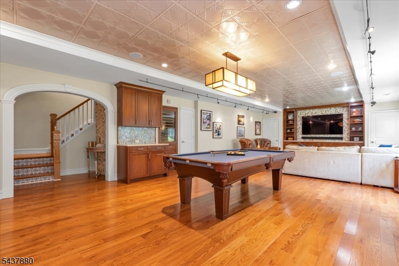 6 Barnstable Road Berkeley Heights, NJ 07922 - Photo 33 of 48