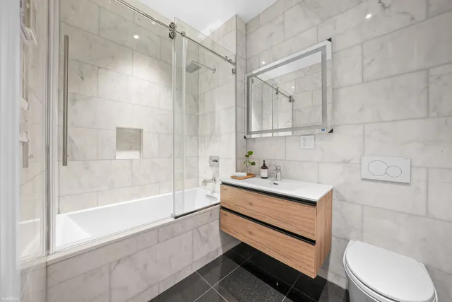 $1,895,000 | 256 West 88th Street, Unit PARLOR | Upper West Side