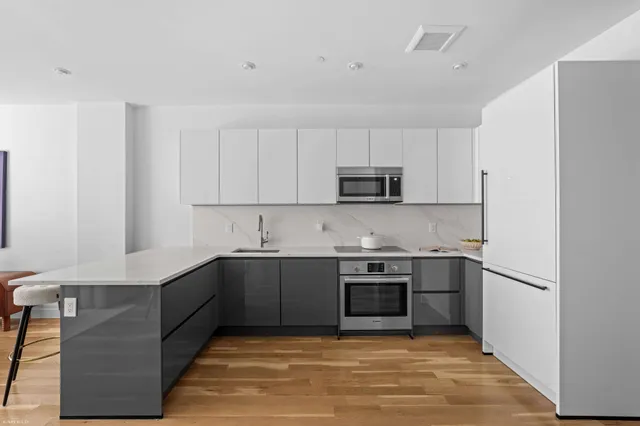 $1,895,000 | 256 West 88th Street, Unit PARLOR | Upper West Side