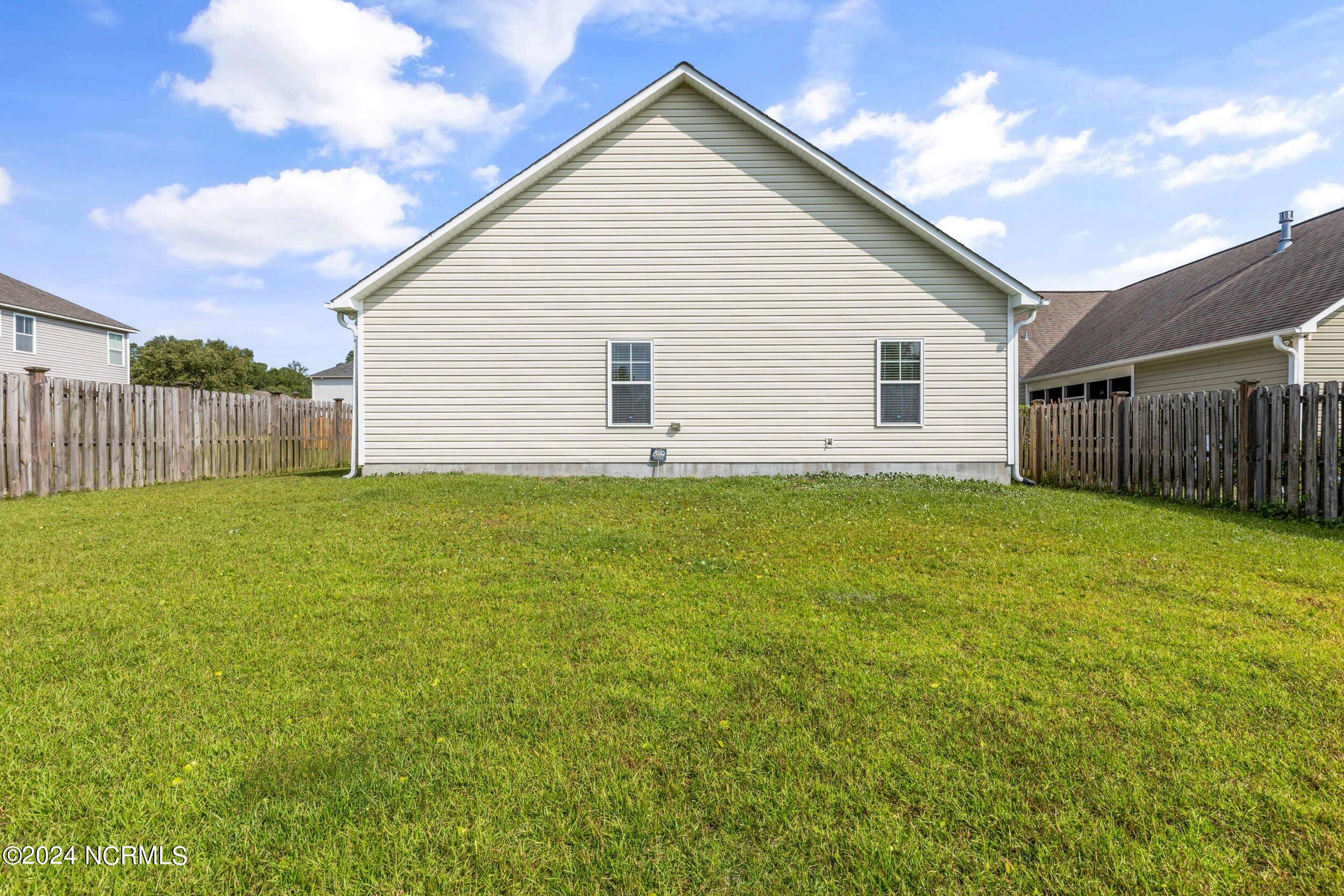 1504 Stones Edge Loop Road Wilmington, NC 28405 - Photo 34 of 60 Fully fenced
