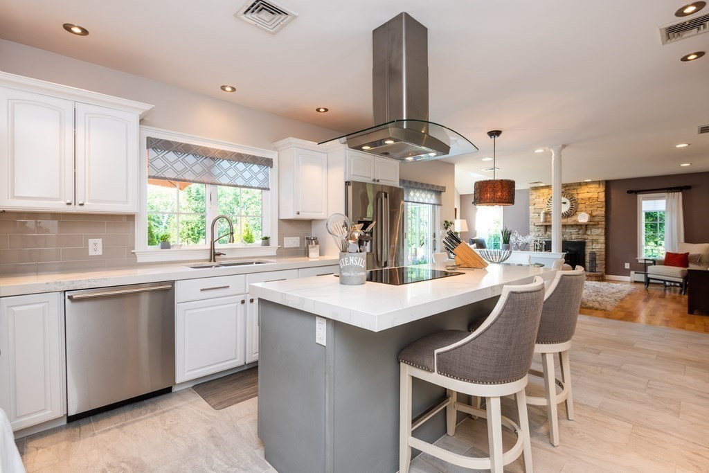 93 Juniper Drive Saugus, MA 01906 - Photo 12 of 42