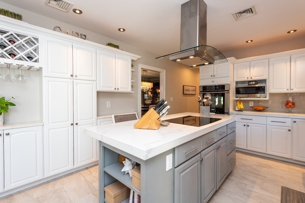 93 Juniper Drive Saugus, MA 01906 - Photo 13 of 42