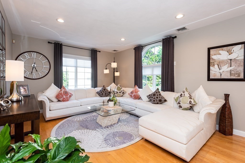 93 Juniper Drive Saugus, MA 01906 - Photo 7 of 42