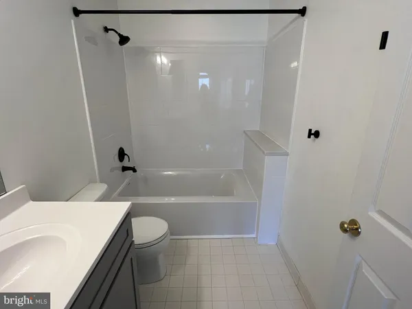 $2,195 | 15301 Diamond Cove Terrace, Unit F, Rockville, MD 20850