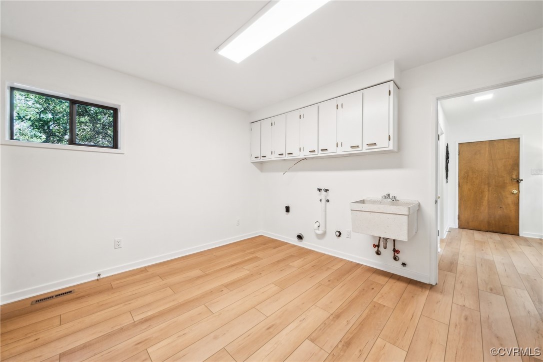 4460 Cheyenne Road Richmond, VA 23235 - Photo 13 of 47 Laundry area with visible vents, gas dryer hookup,