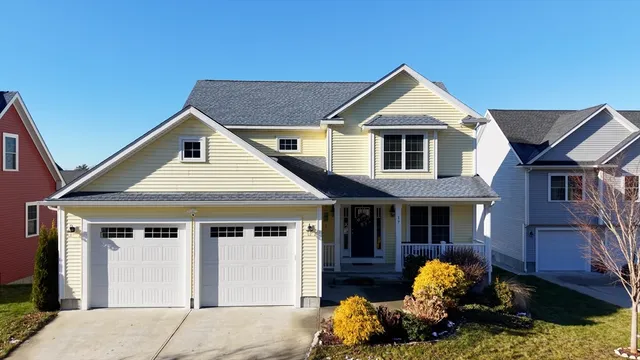 $689,800 | 17 Carousel Terrace, Dartmouth, MA 02747