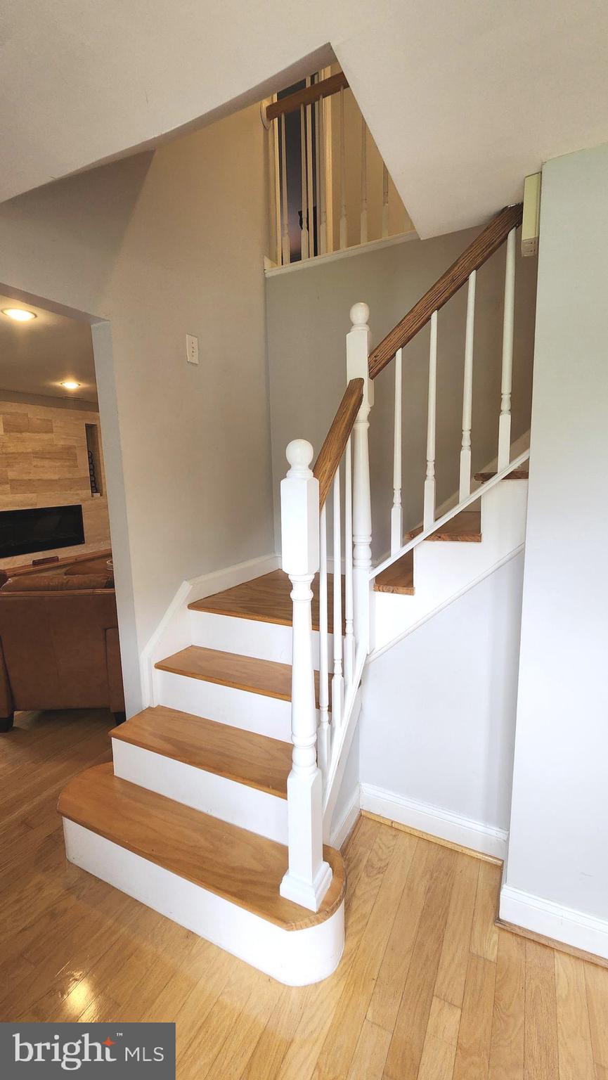 14004 Beechvue Lane Silver Spring, MD 20906 - Photo 11 of 57 Front stairs
