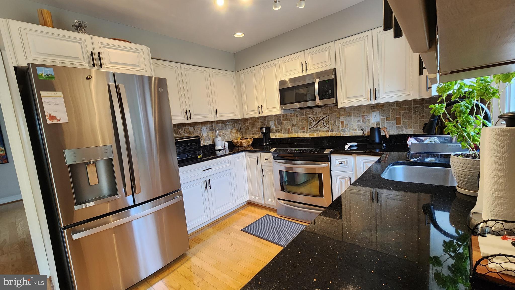 14004 Beechvue Lane Silver Spring, MD 20906 - Photo 5 of 57 Kitchen work area
