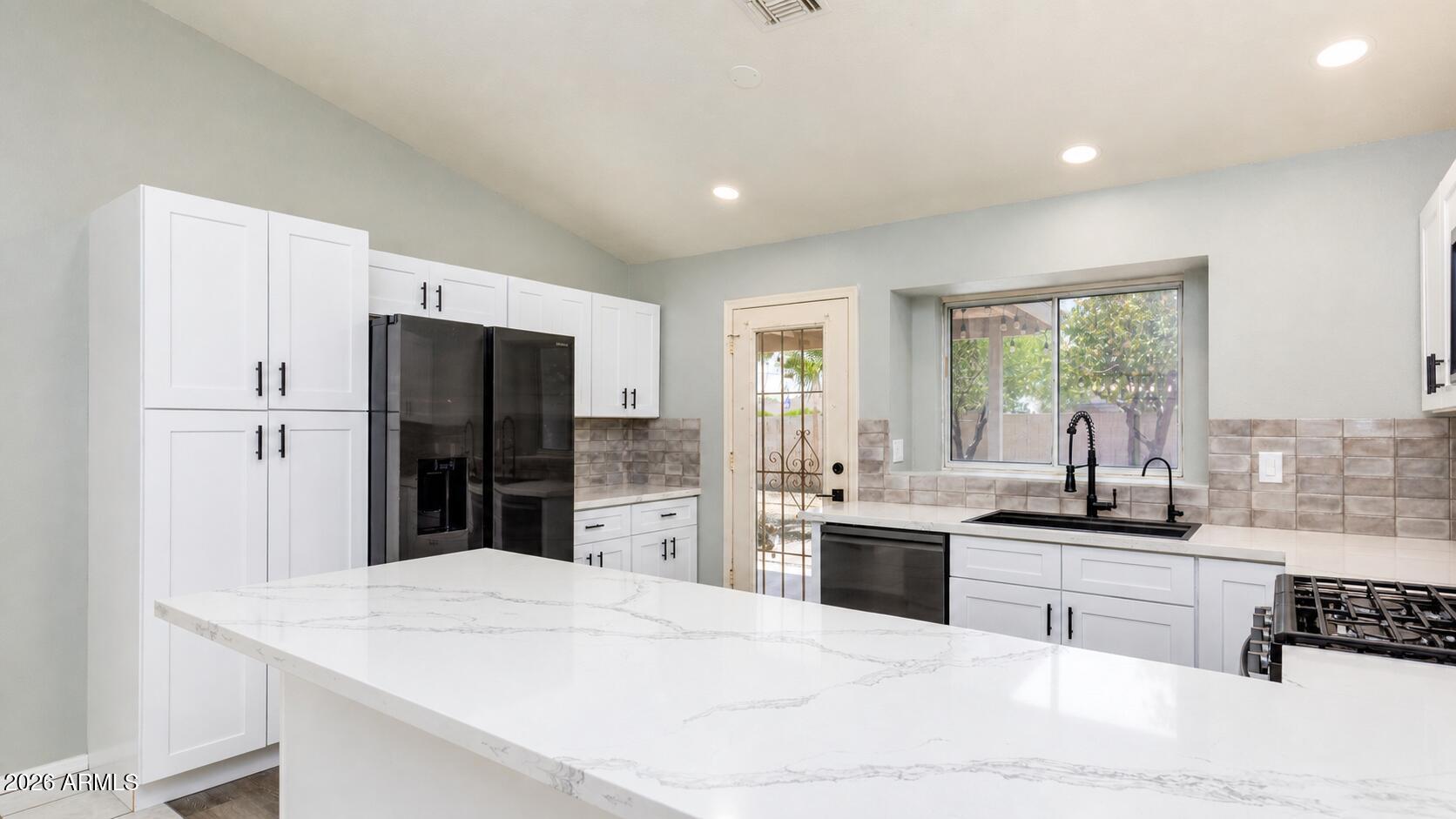2624 North Ricardo Mesa, AZ 85215 - Photo 4 of 23