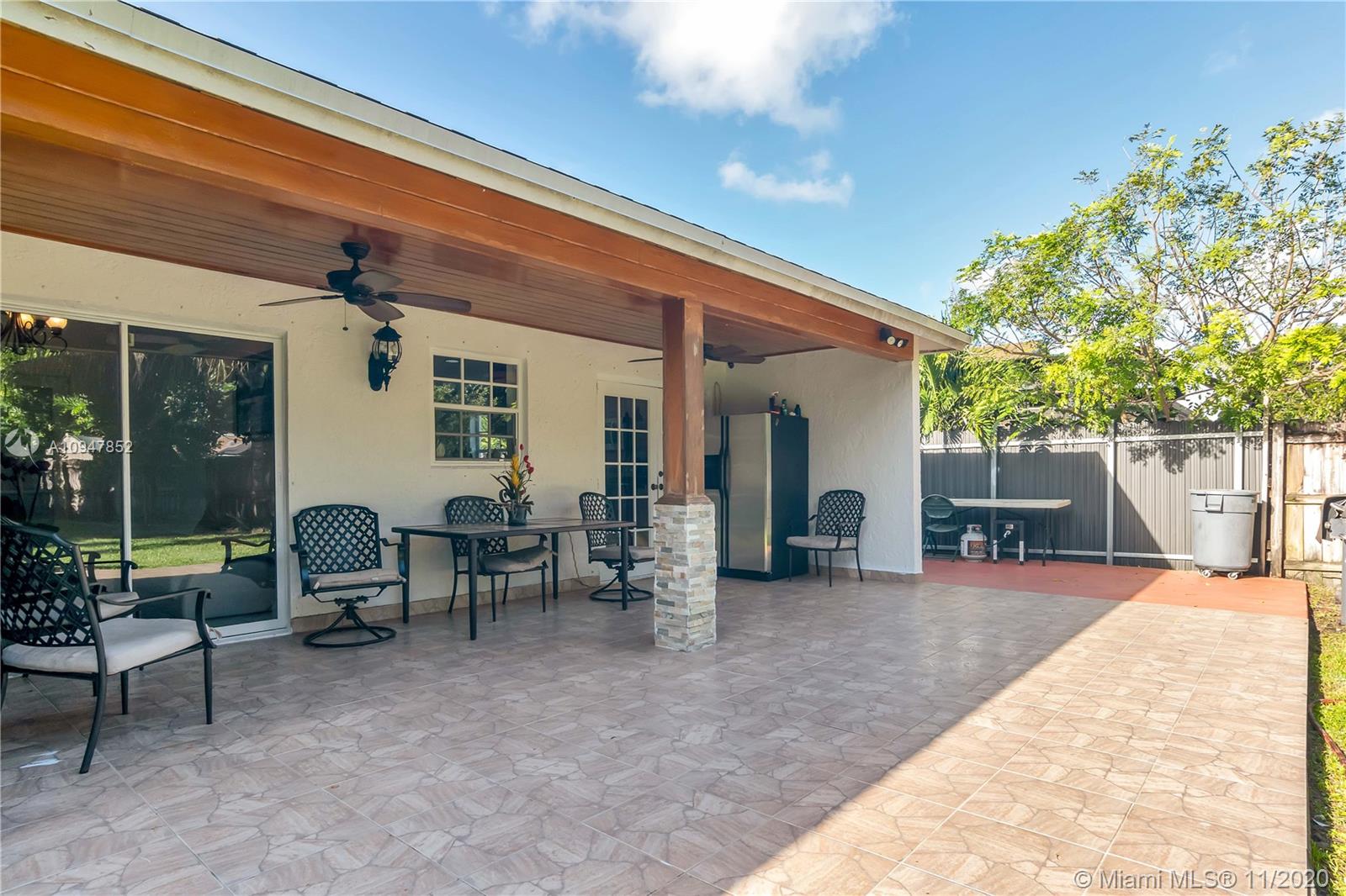 14851 Southwest 129th Place Road Miami, FL 33186 - Photo 16 of 41 Gallery Image 16