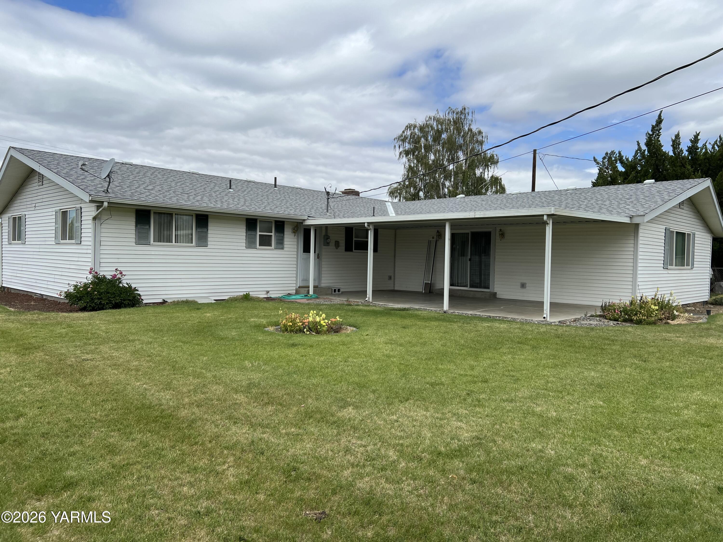 2091 Ashue Road Wapato, WA 98951 - Photo 21 of 27 IMG_2246