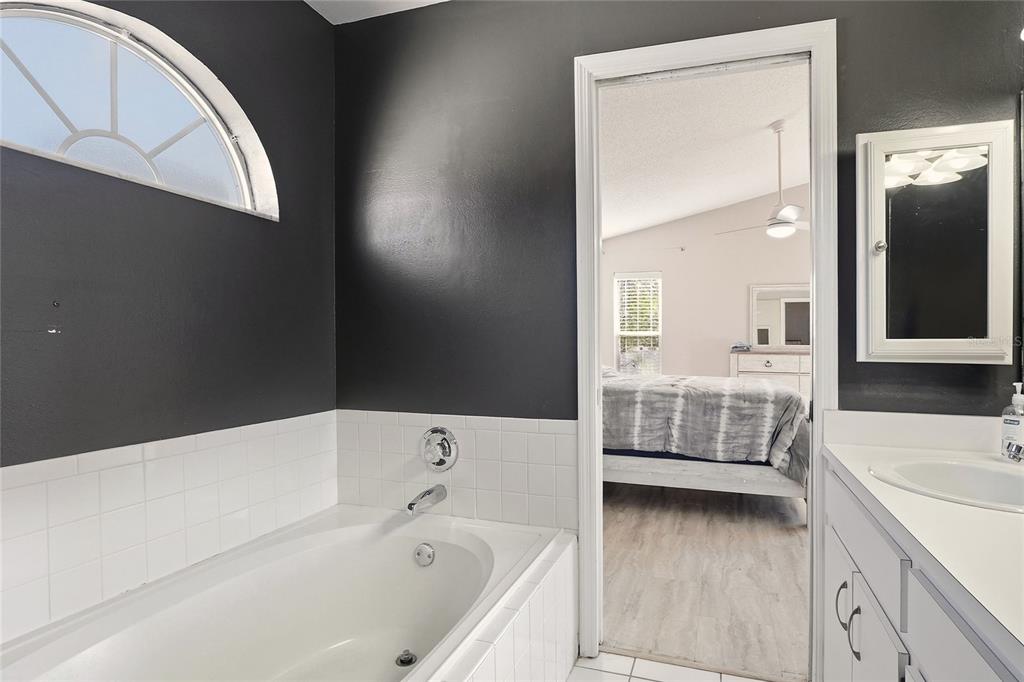 412 Emerald Cove Loop Lakeland, FL 33813 - Photo 25 of 48