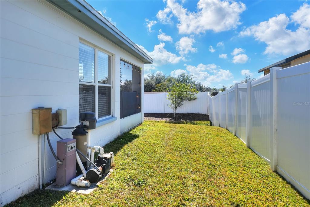 412 Emerald Cove Loop Lakeland, FL 33813 - Photo 36 of 48