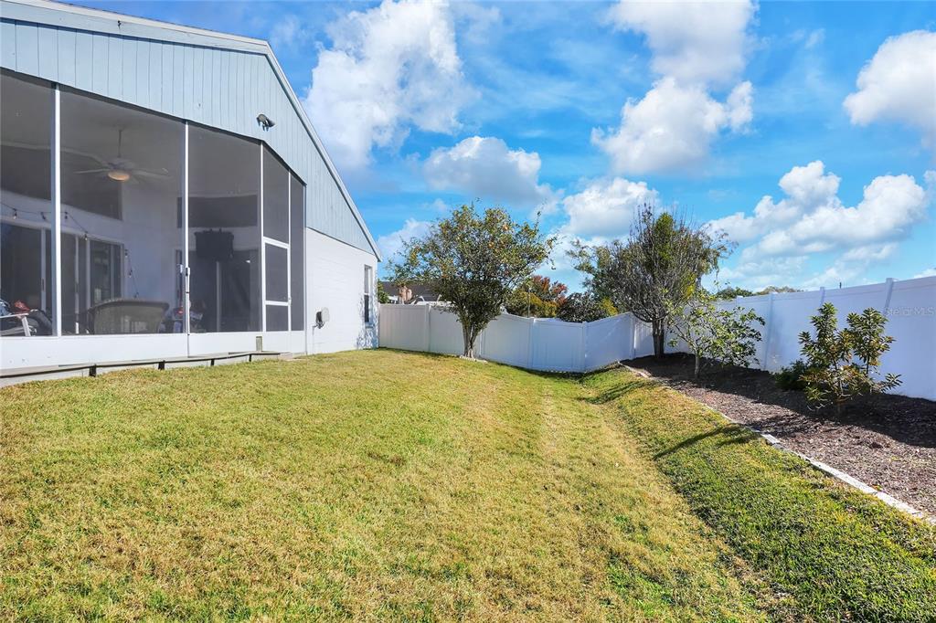 412 Emerald Cove Loop Lakeland, FL 33813 - Photo 37 of 48