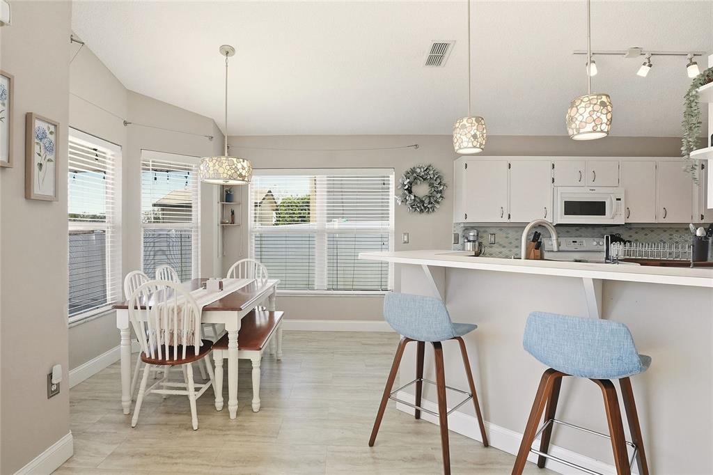 412 Emerald Cove Loop Lakeland, FL 33813 - Photo 7 of 48