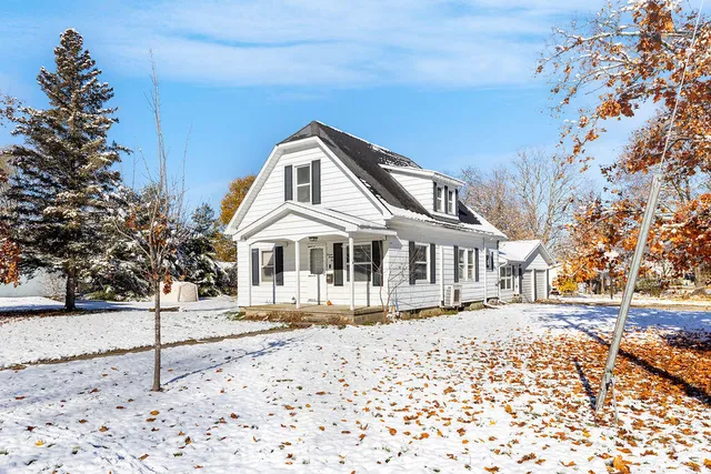 $229,900 | 735 East Marshall Street, Hastings, MI 49058