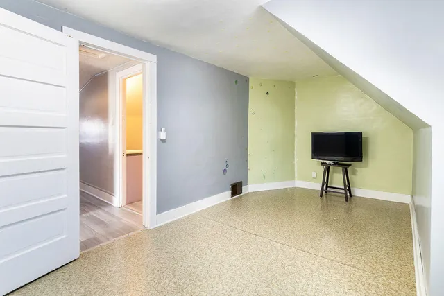 $229,900 | 735 East Marshall Street, Hastings, MI 49058