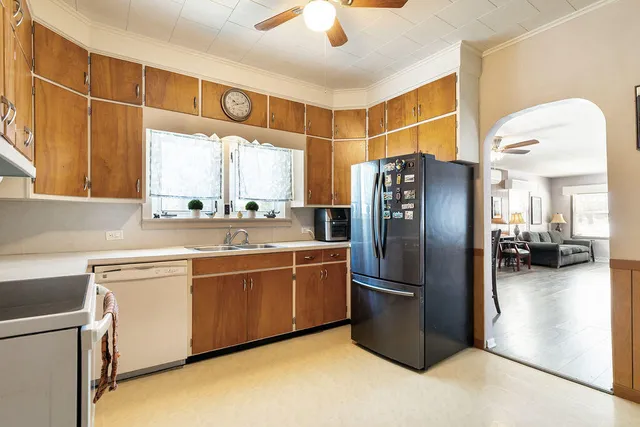 $229,900 | 735 East Marshall Street, Hastings, MI 49058