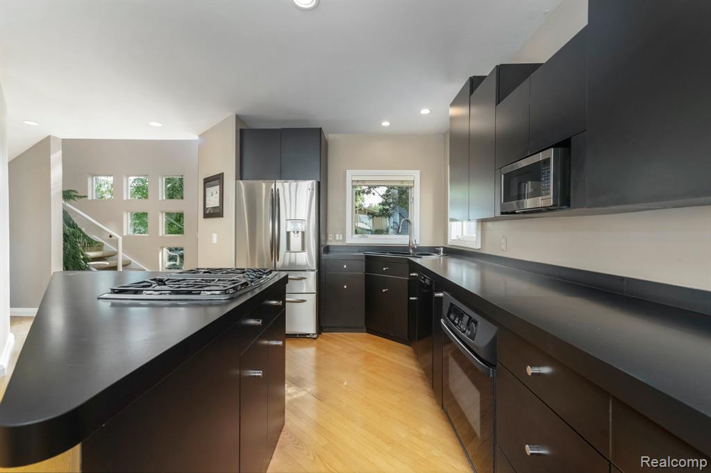 775 Lyle Drive Waterford, MI 48327 - Photo 15 of 63 Gallery Image 15