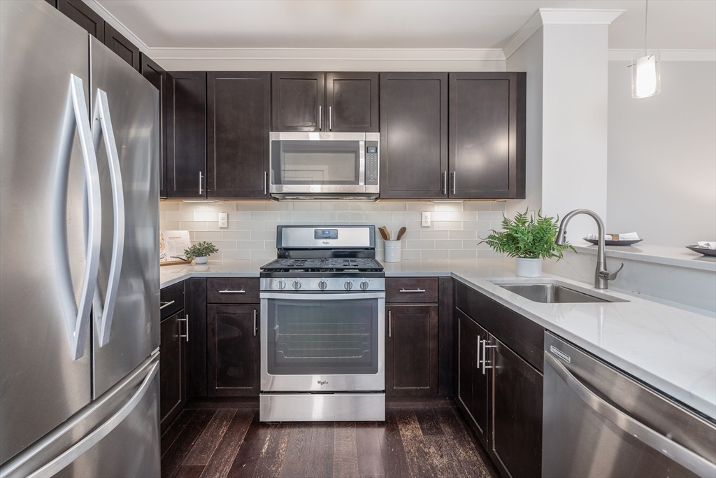 320 Maverick Street, Unit 505 Boston, MA 02128 - Photo 3 of 12