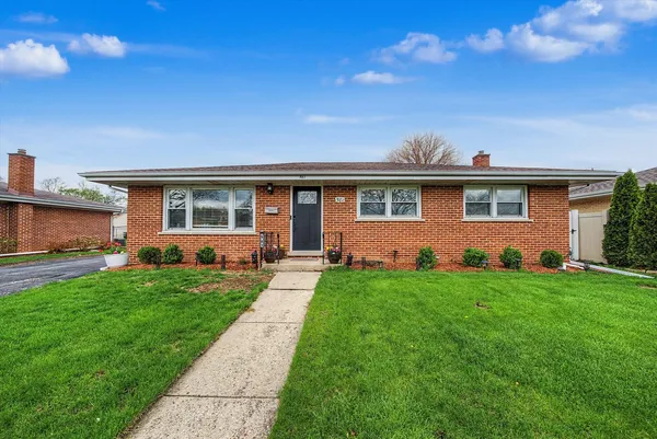 $489,999 | 581 Welter Drive, Wood Dale, IL 60191